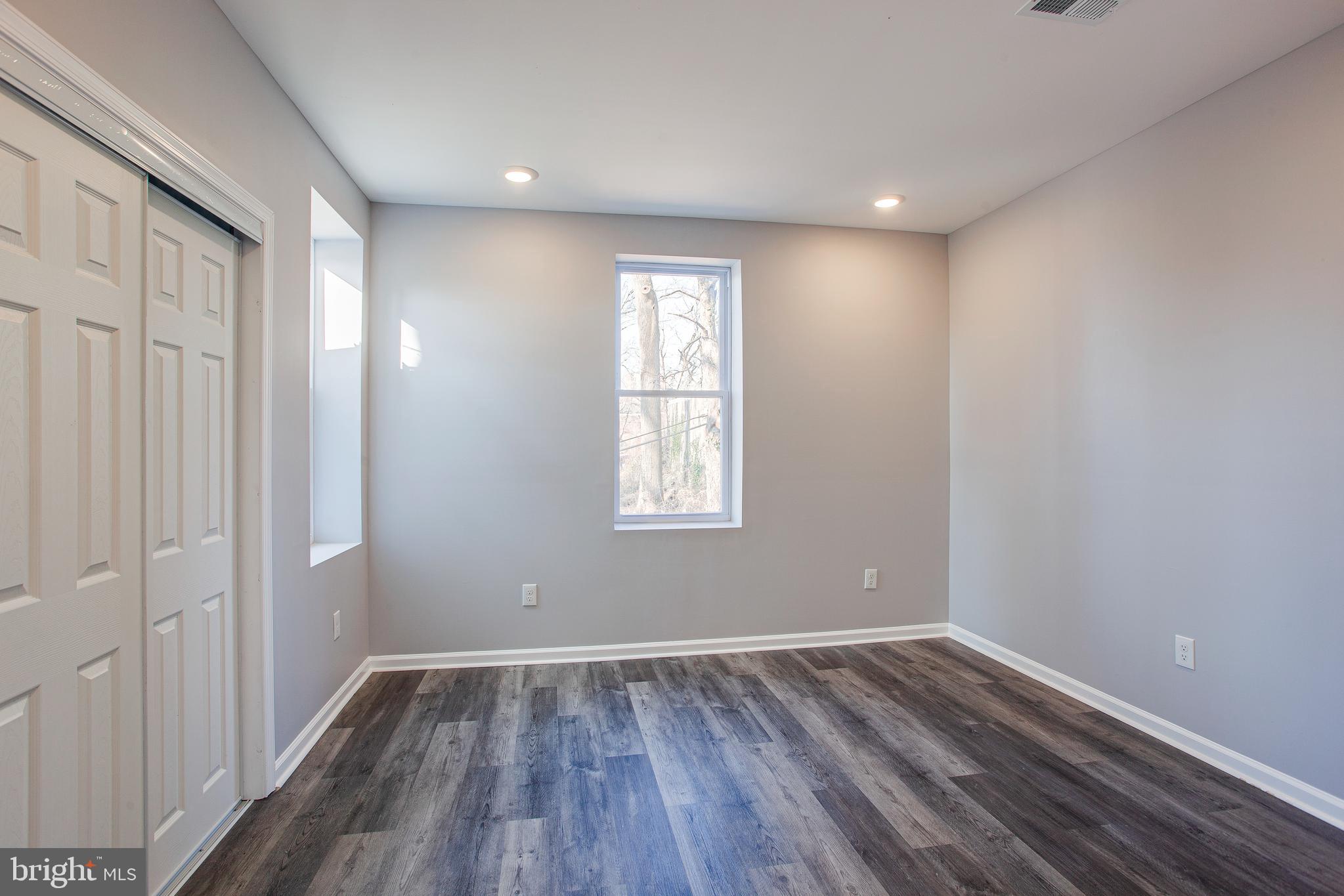 EAST OAK LANE - Residential