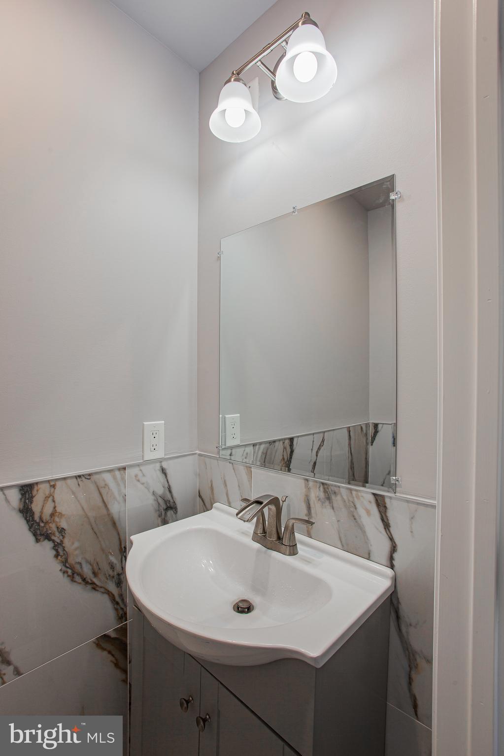 EAST OAK LANE - Residential