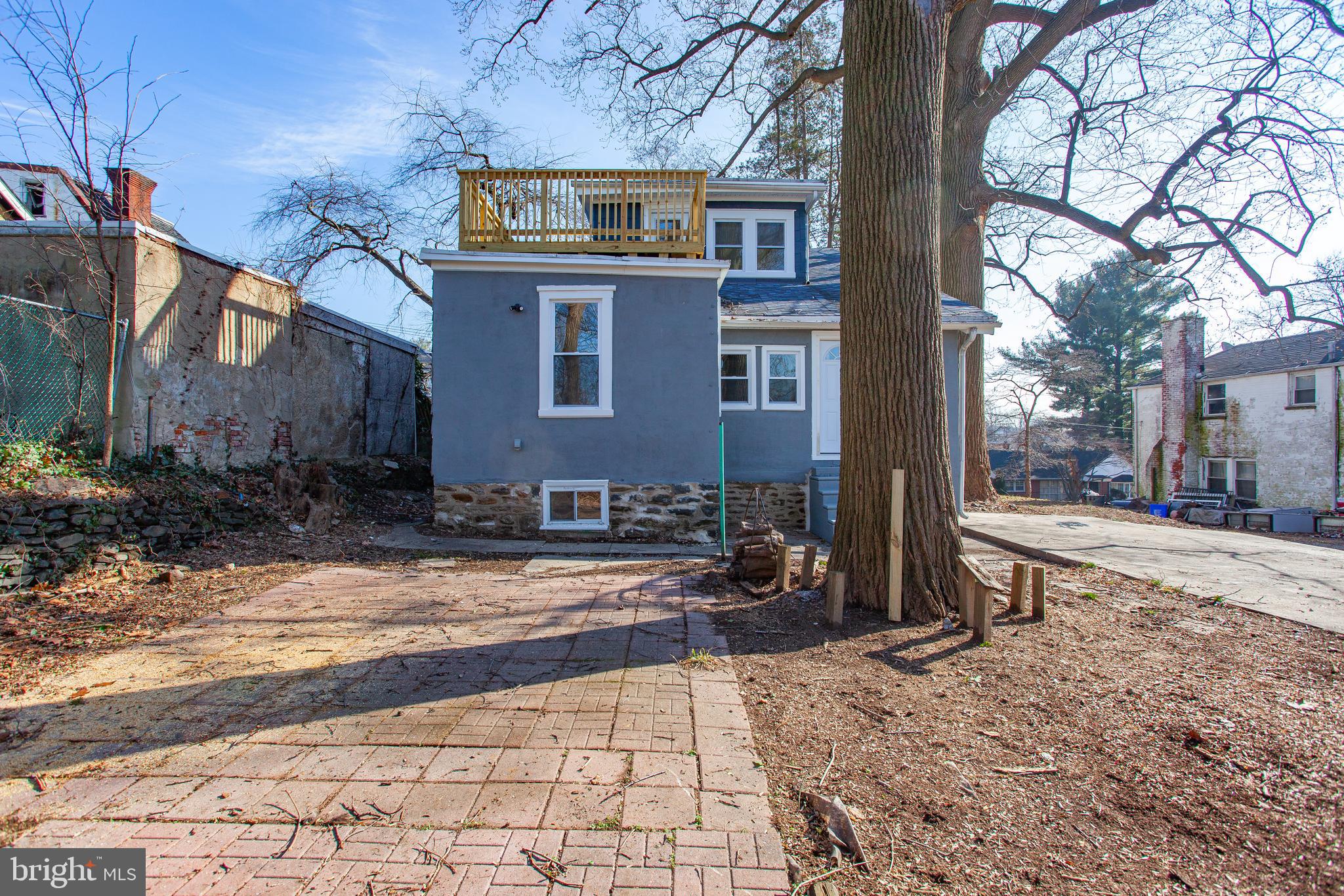 EAST OAK LANE - Residential