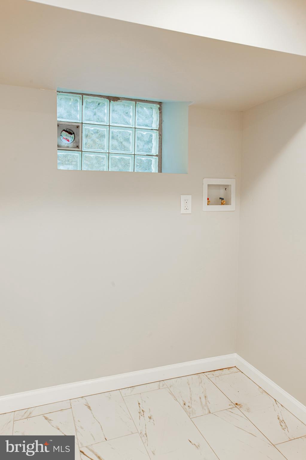 EAST OAK LANE - Residential
