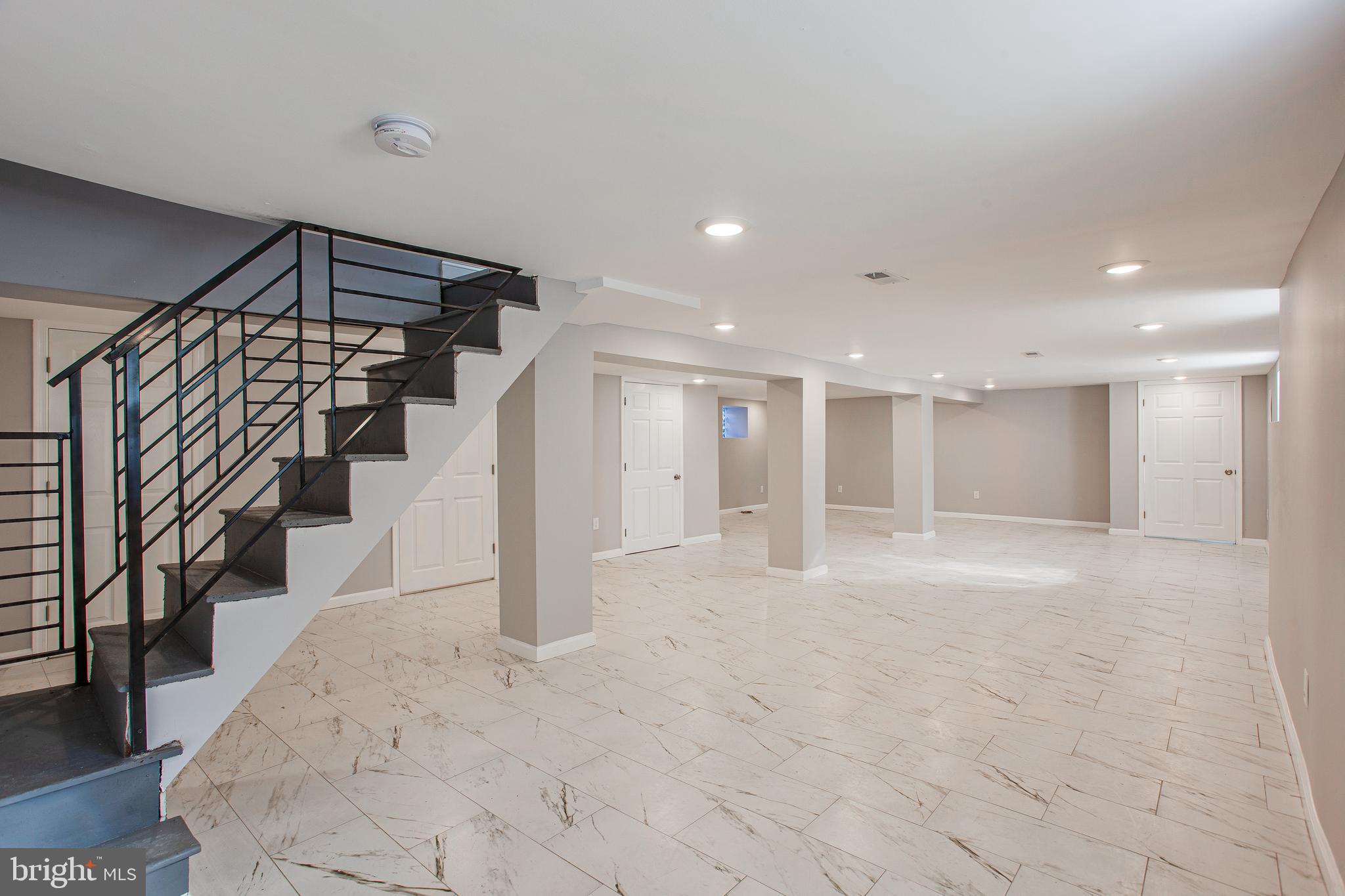 EAST OAK LANE - Residential