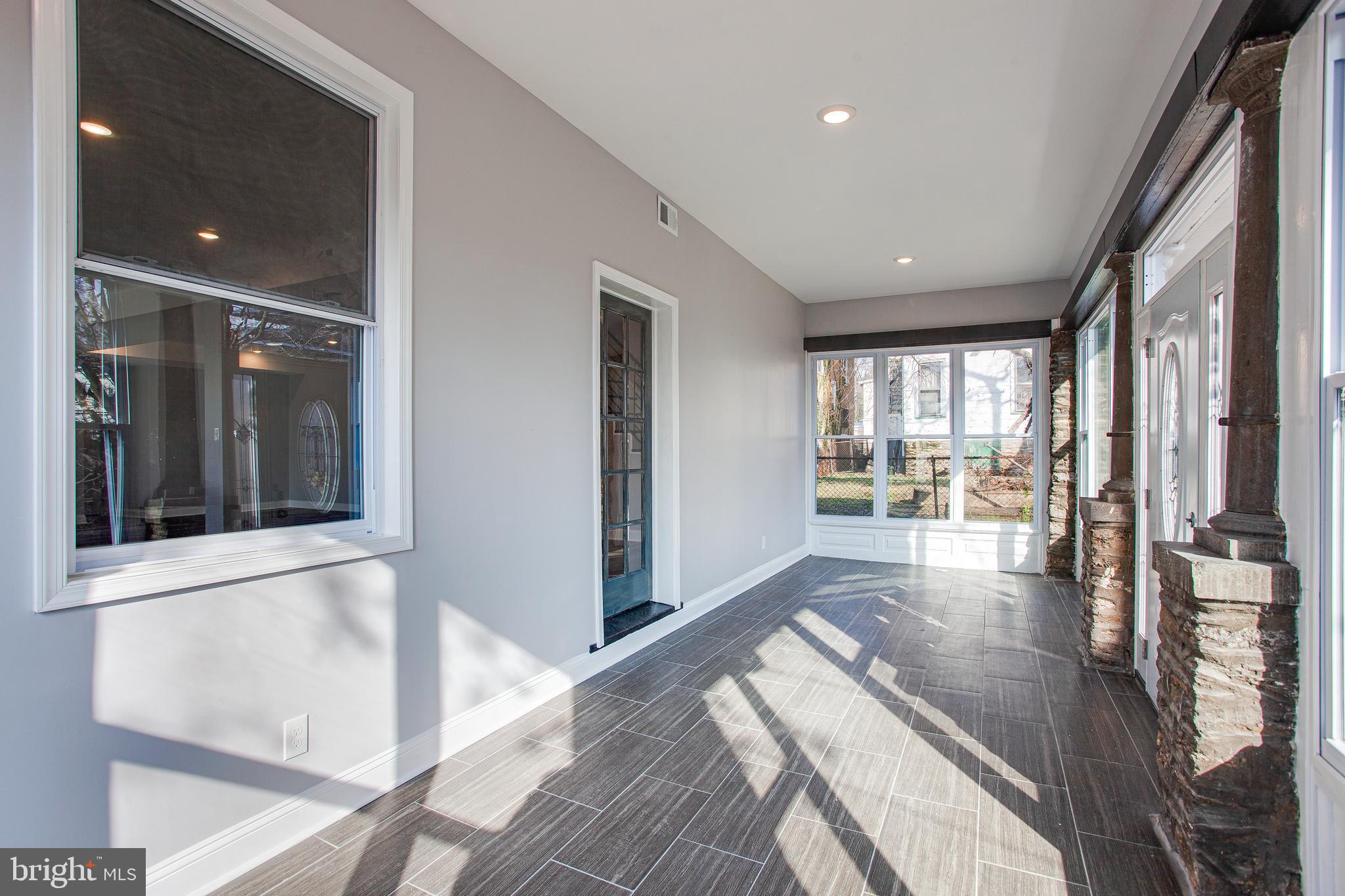 EAST OAK LANE - Residential