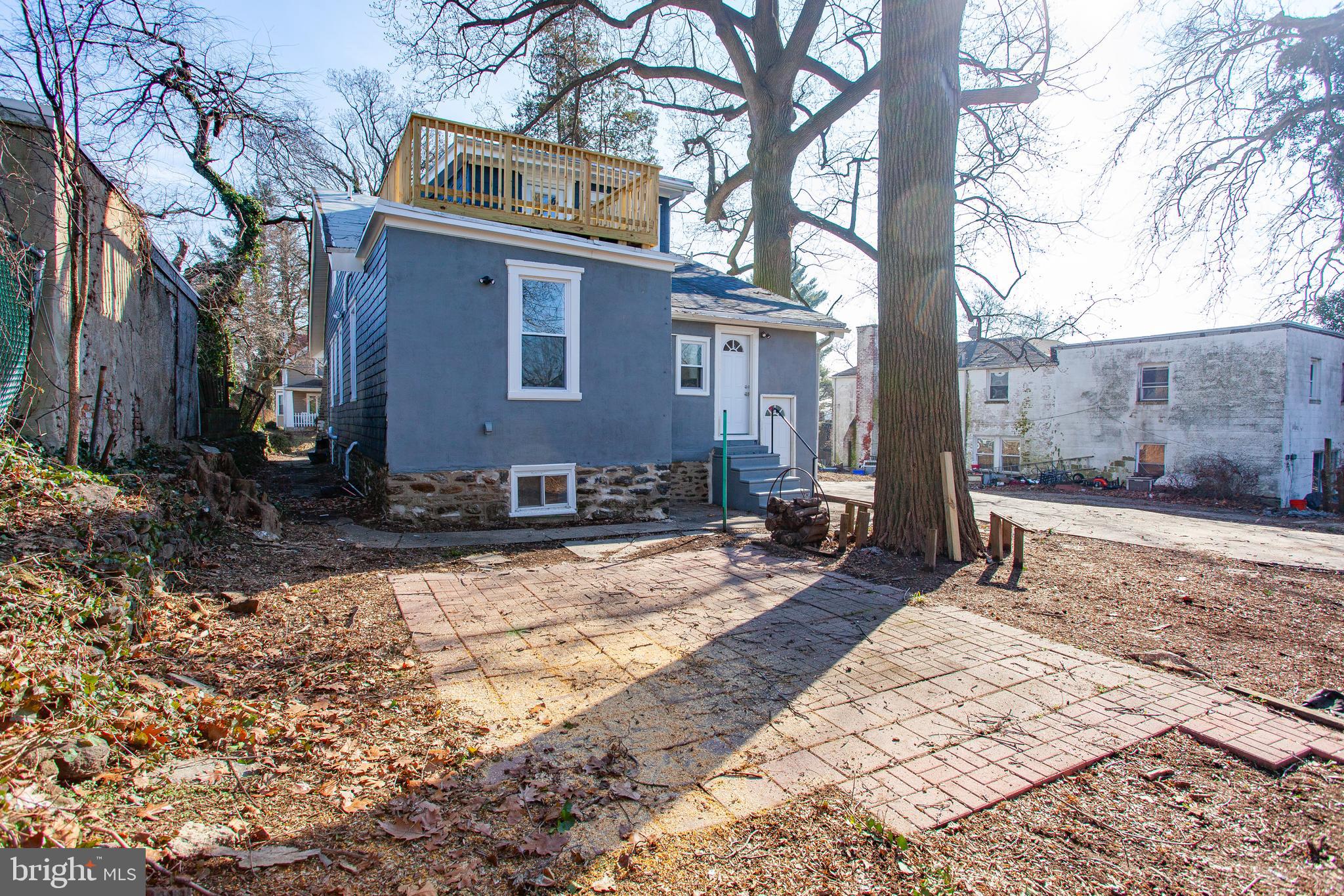 EAST OAK LANE - Residential