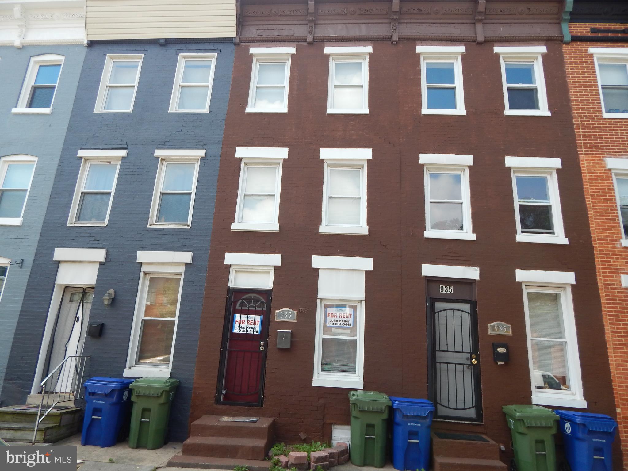 Big 3 story 3BR 1.5 bath home on a great block. Small 2nd. fl. Den/Sitting area could be 4th. bedroom. Just a few blocks from the Univ. of Maryland Medical Center, Hollins Market, football and baseball stadiums and downtown Inner Harbor. Big, eat-in Kitchen.  First floor laundry area.  Freshly painted.