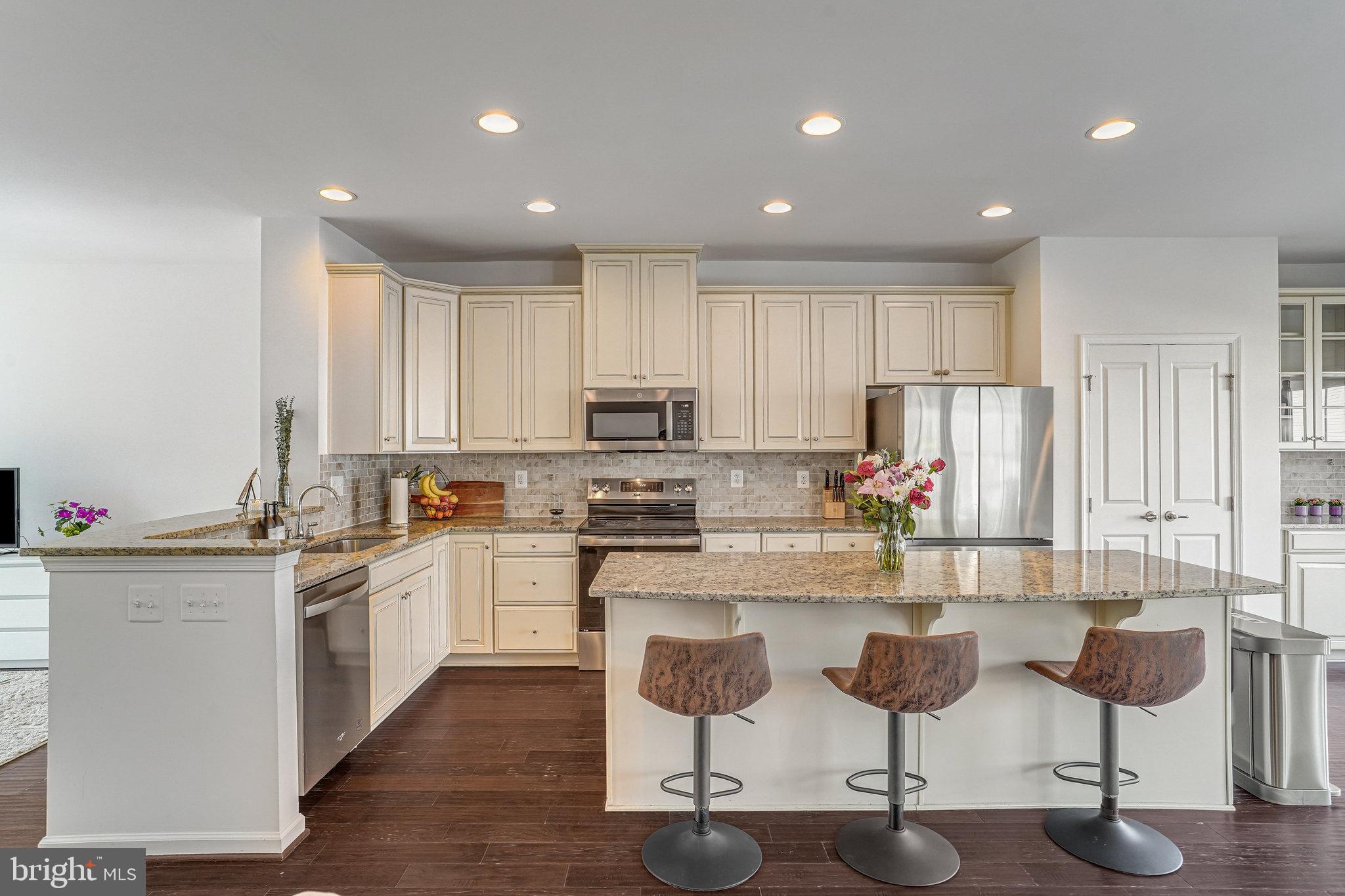 BRADLEY SQUARE - Residential Lease
