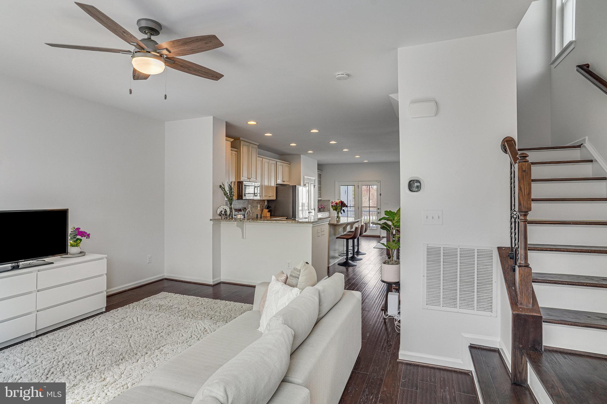 BRADLEY SQUARE - Residential Lease