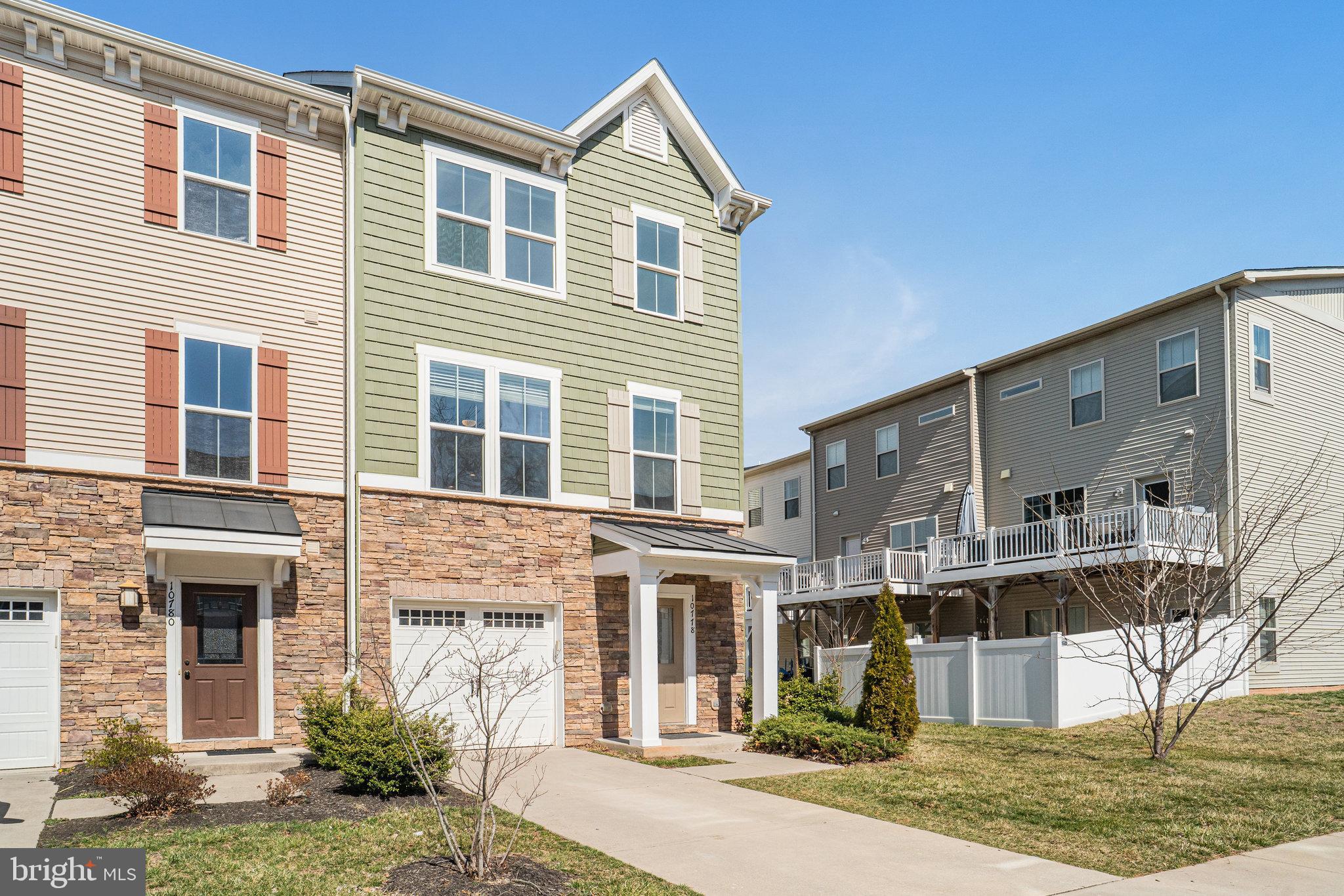 BRADLEY SQUARE - Residential Lease