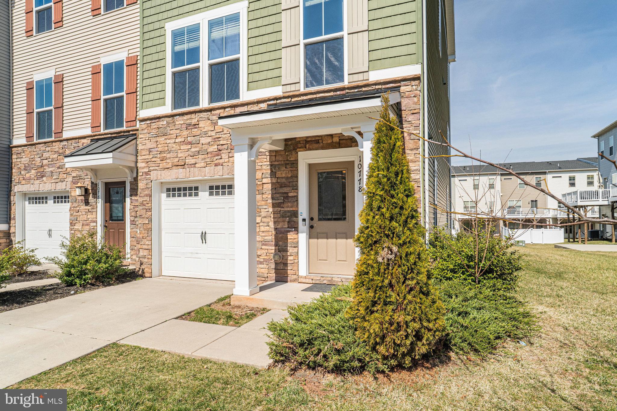 BRADLEY SQUARE - Residential Lease
