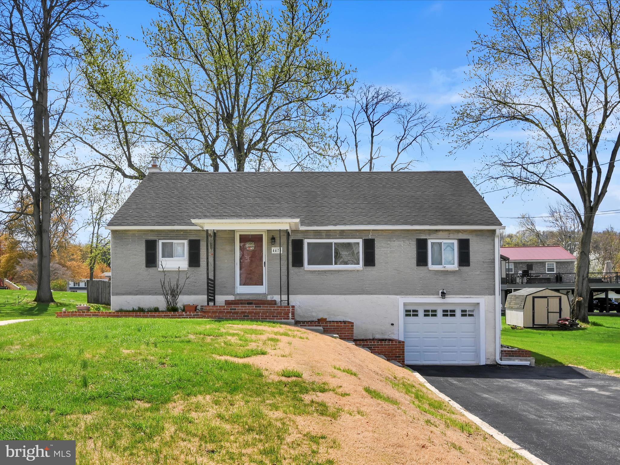 FARMDALE - Residential