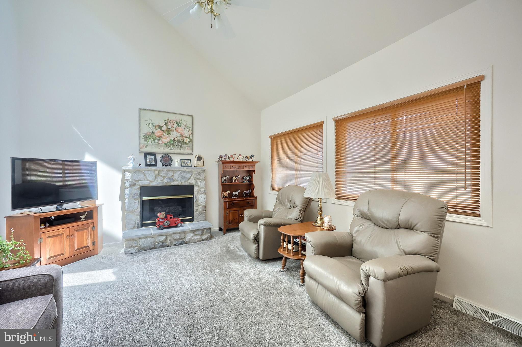 BRIAR BEND - Residential