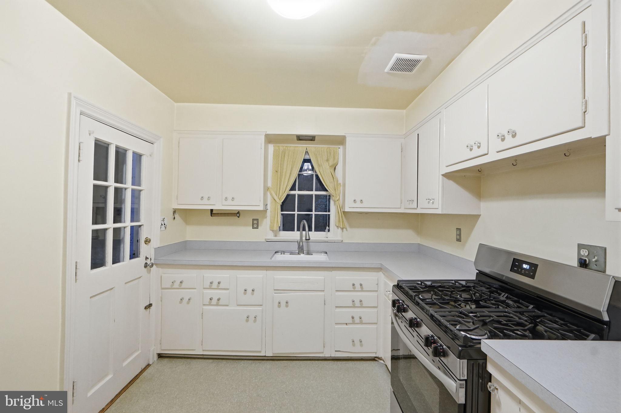 WESTMORELAND HILLS - Residential