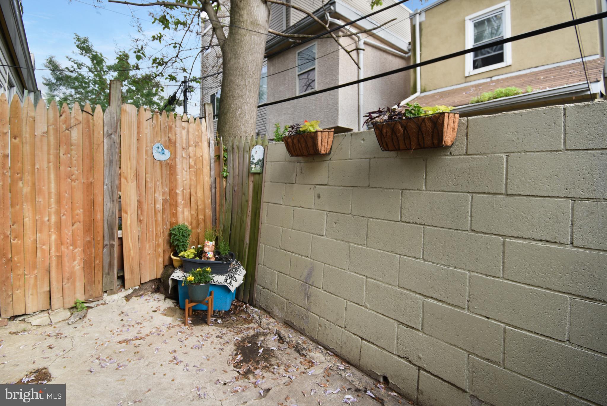 POINT BREEZE - Residential