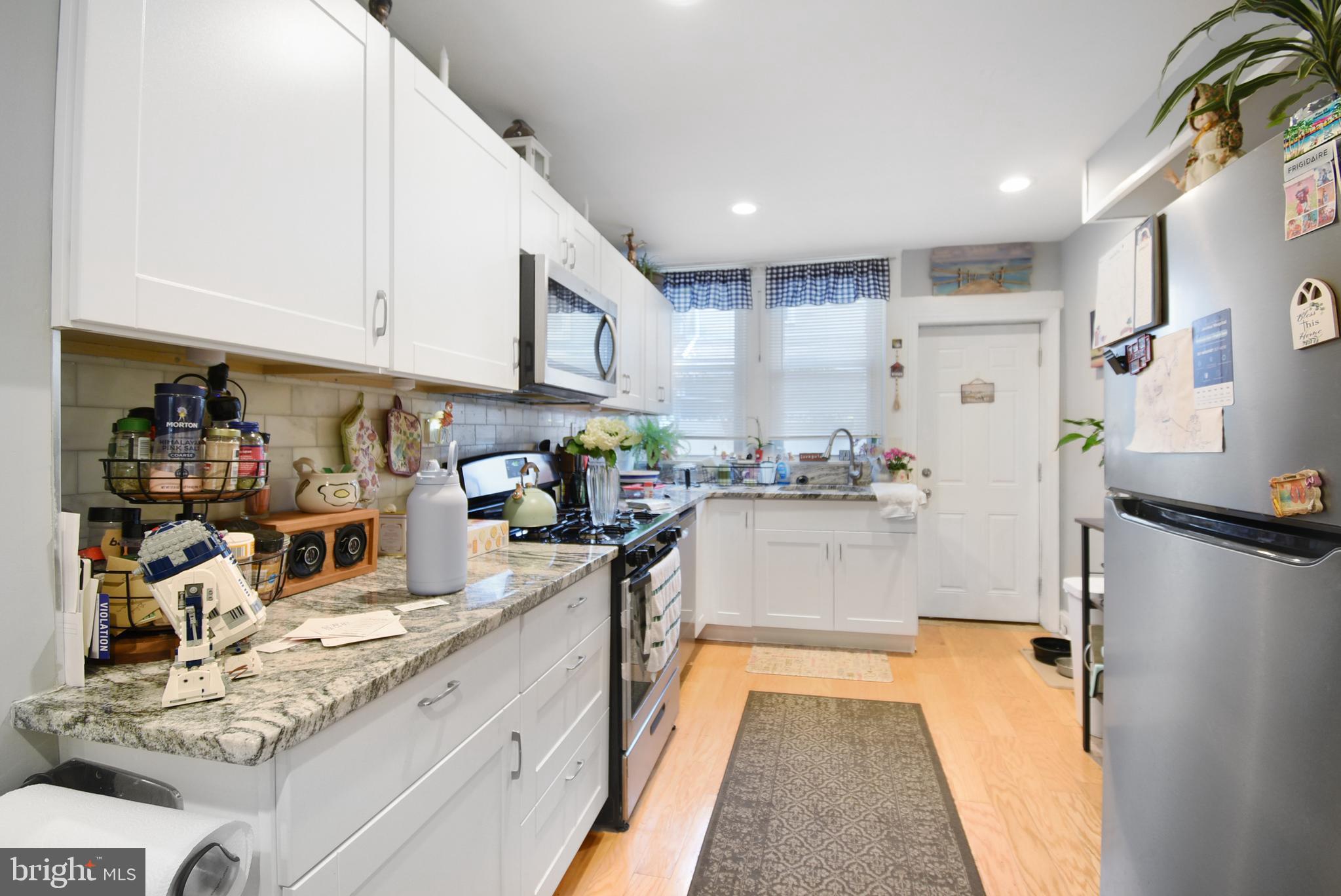 POINT BREEZE - Residential
