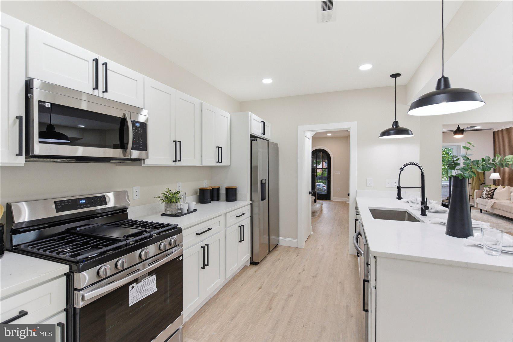 EDNOR GARDENS - LAKESIDE - Residential