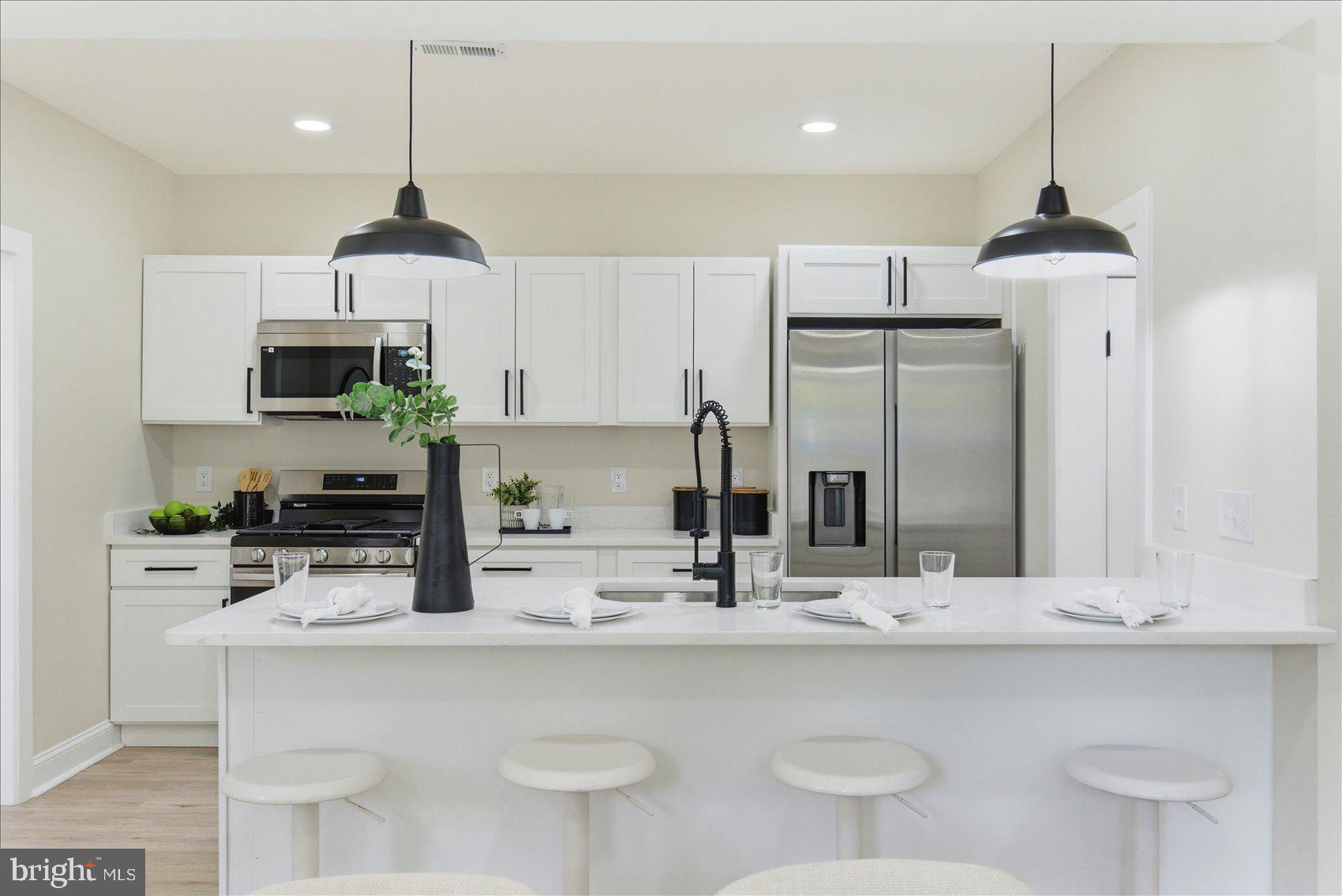 EDNOR GARDENS - LAKESIDE - Residential