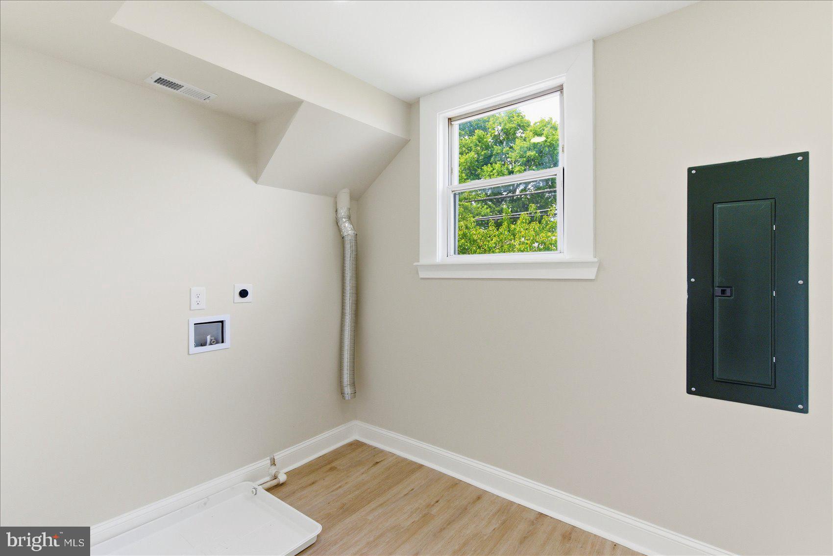 EDNOR GARDENS - LAKESIDE - Residential