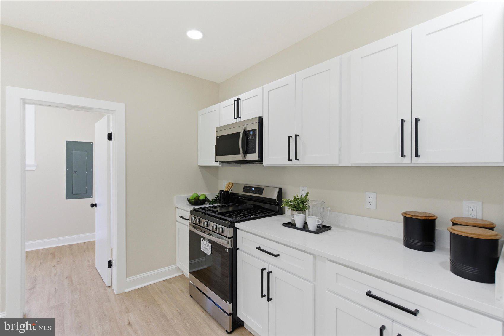 EDNOR GARDENS - LAKESIDE - Residential