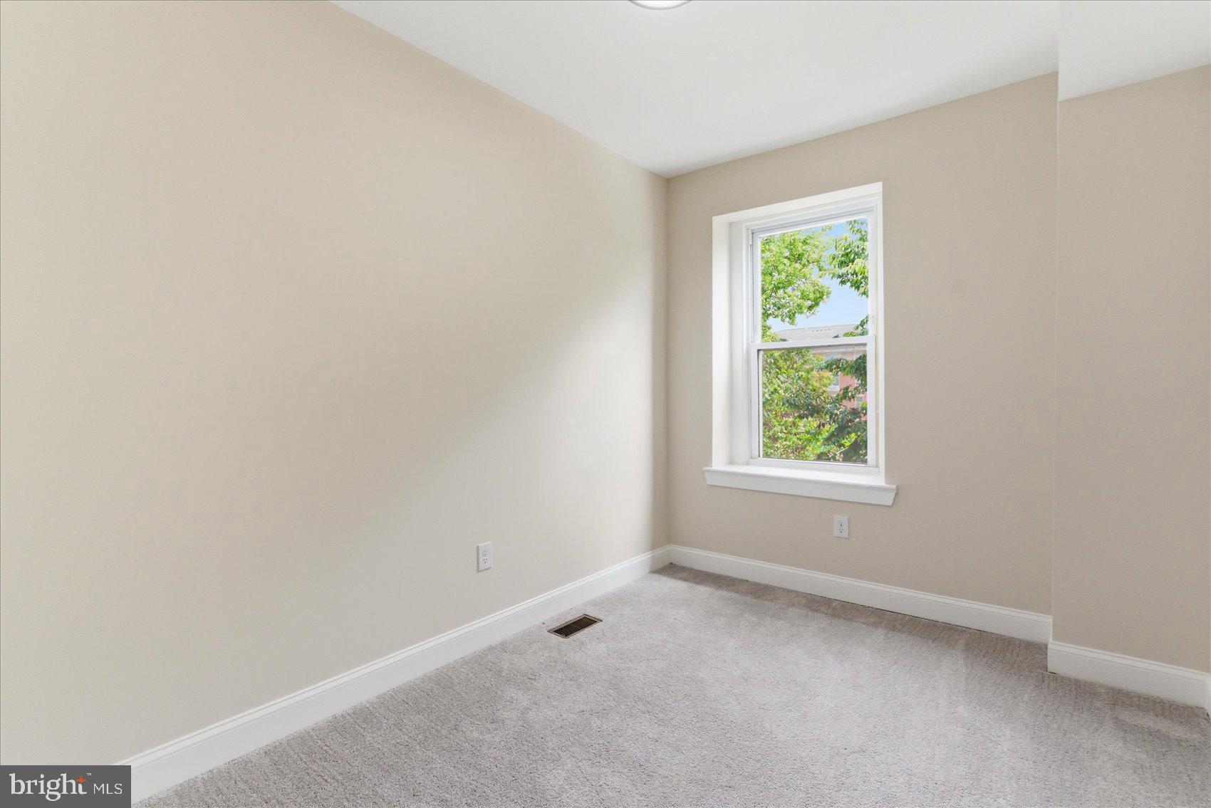 EDNOR GARDENS - LAKESIDE - Residential