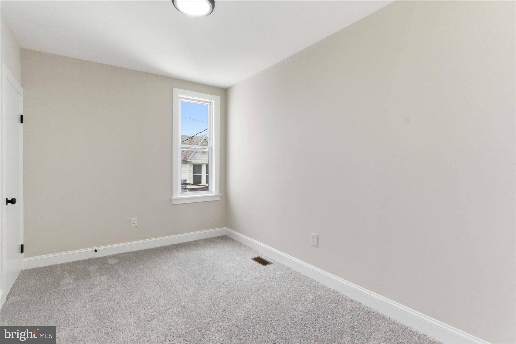 EDNOR GARDENS - LAKESIDE - Residential