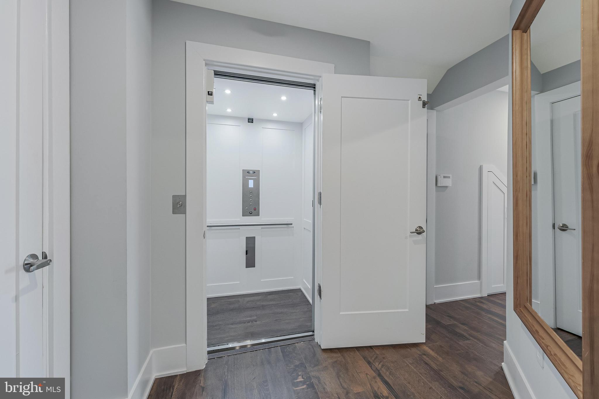GROSVENOR HEIGHTS - Residential