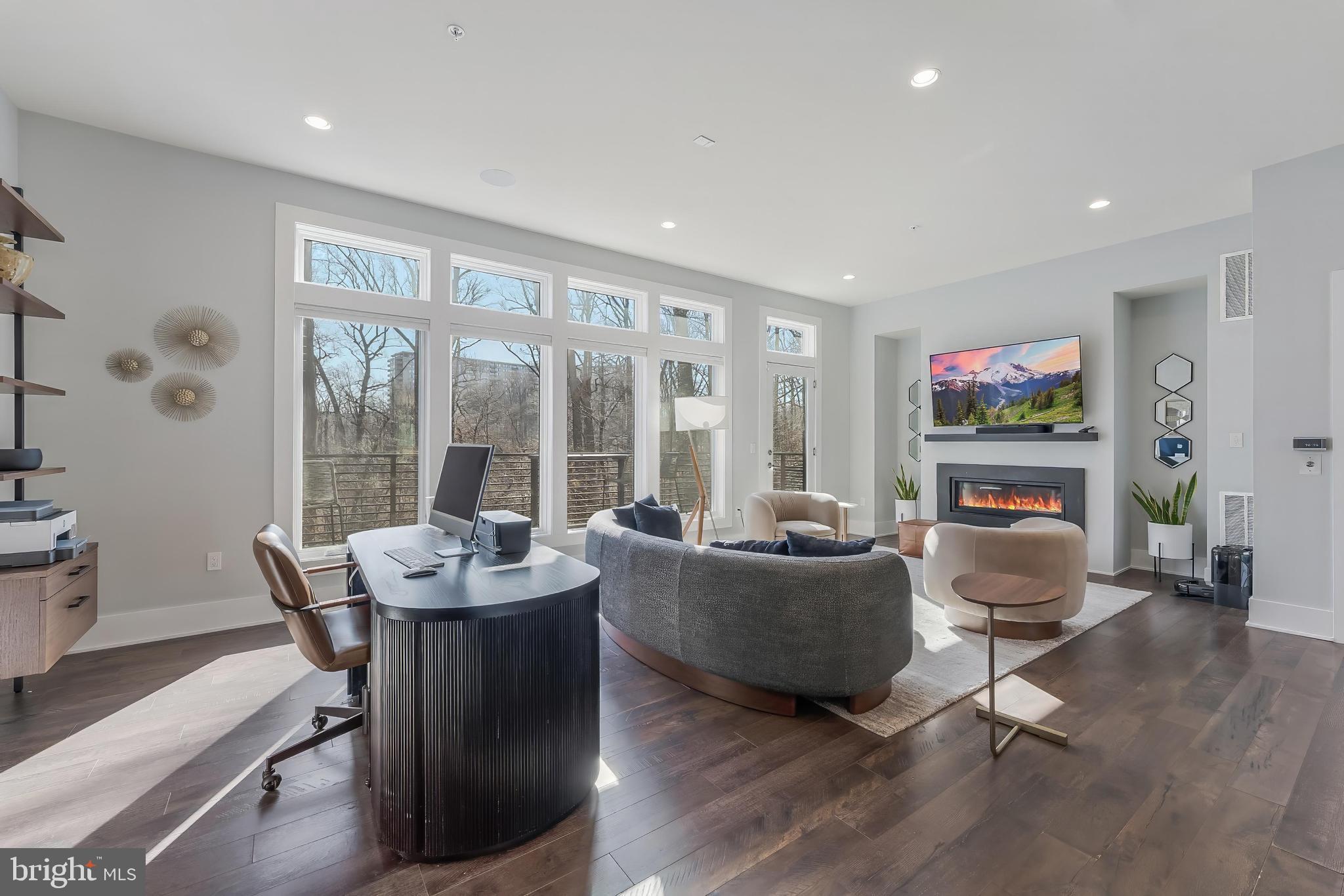 GROSVENOR HEIGHTS - Residential