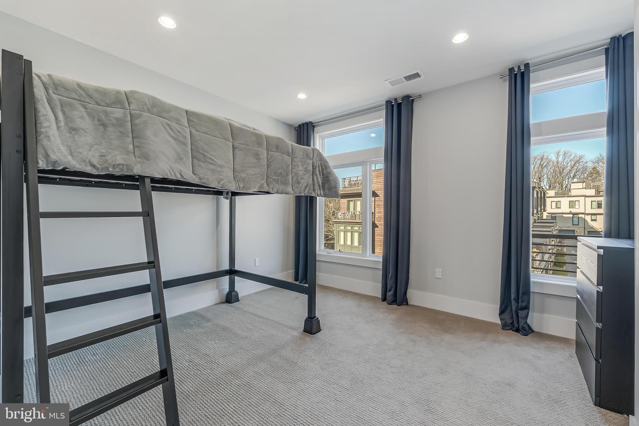 GROSVENOR HEIGHTS - Residential
