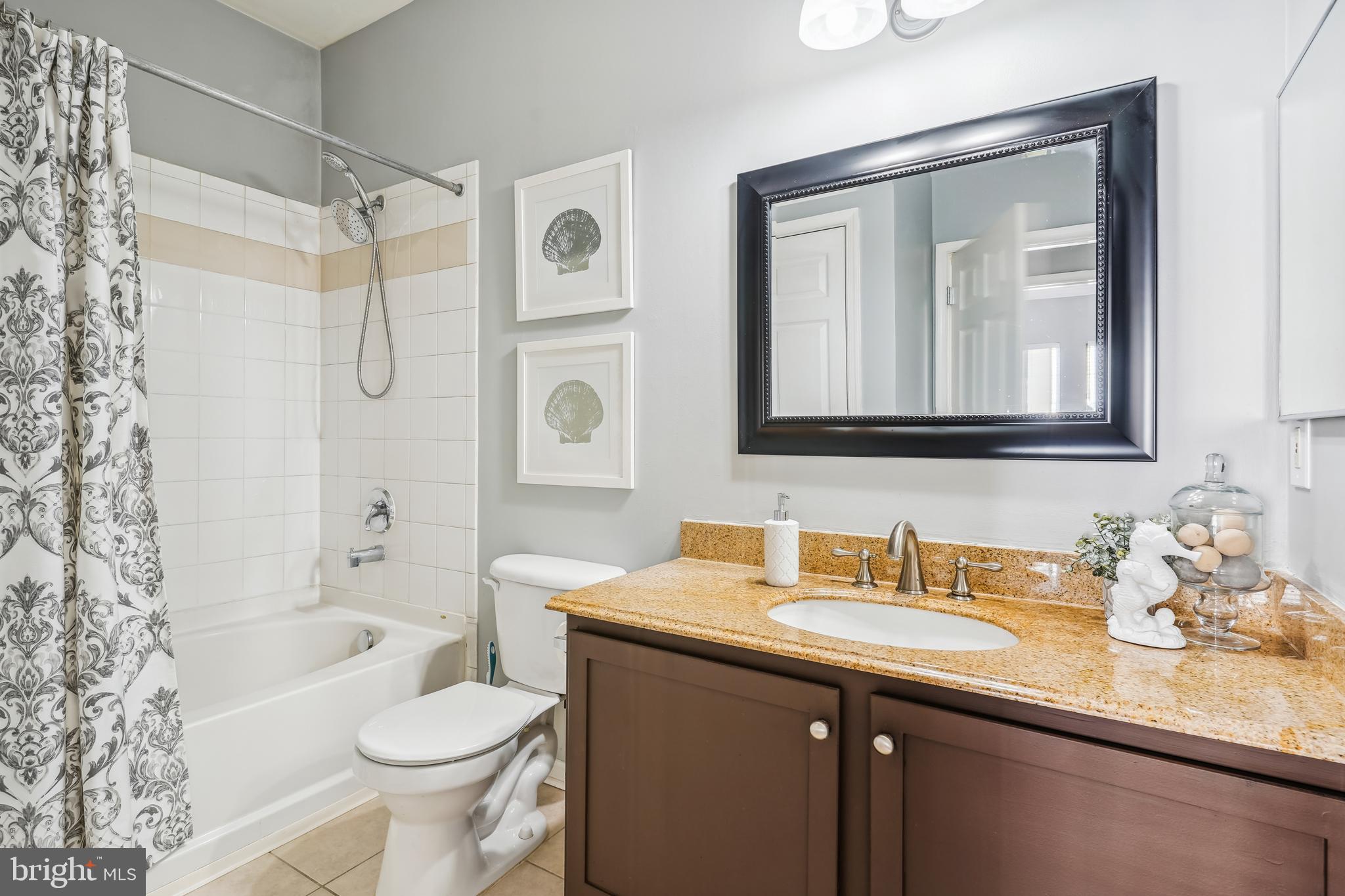 EXCHANGE AT VAN DORN - Residential Lease