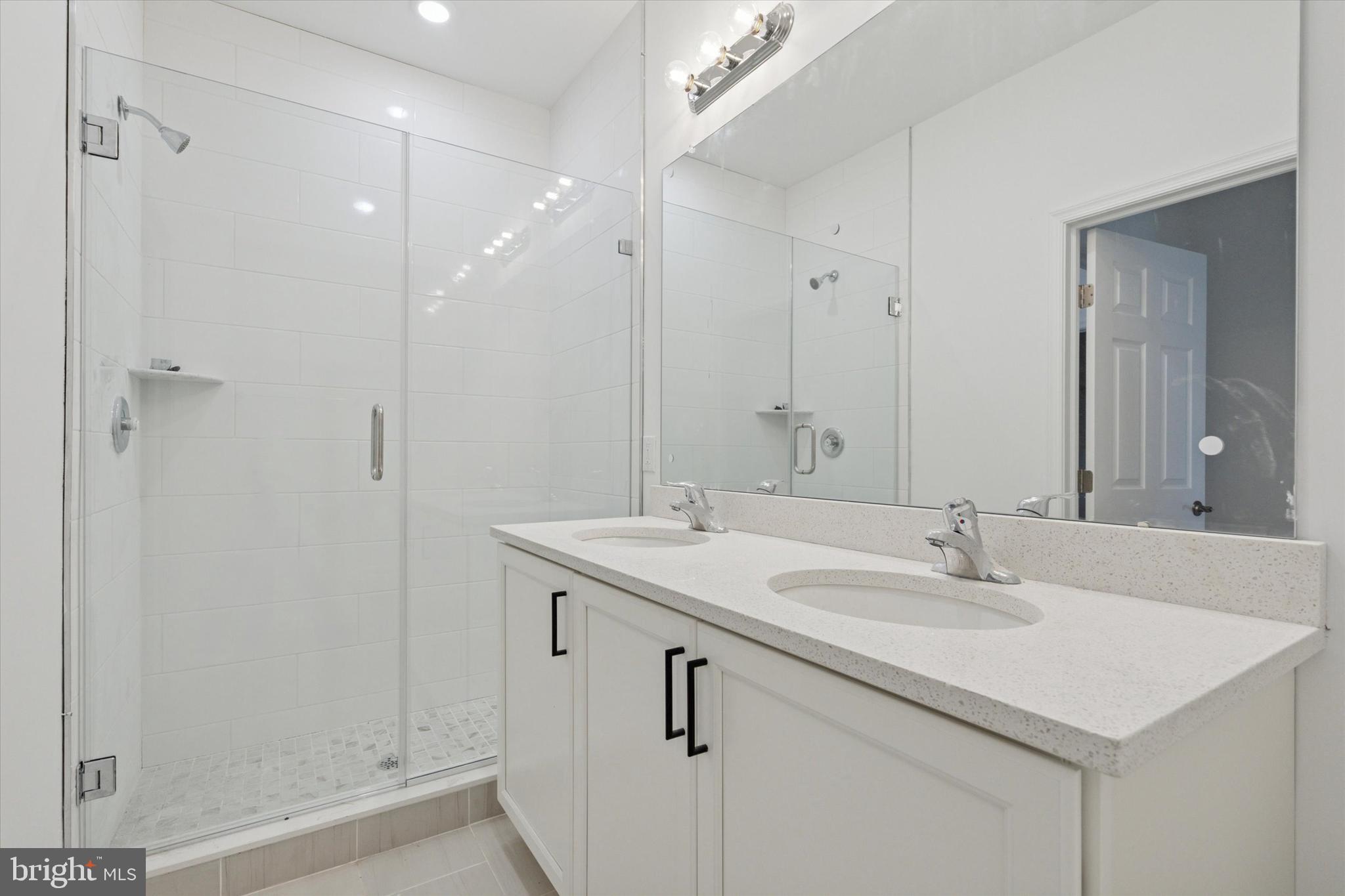 RADCLIFFE COURT - Residential
