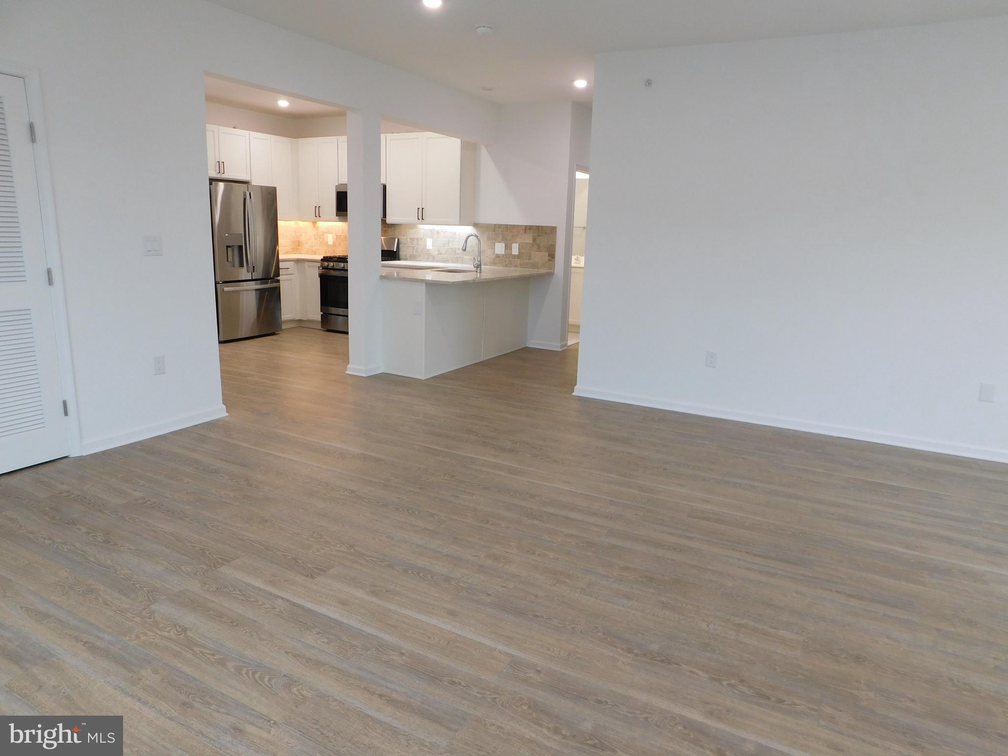 RADCLIFFE COURT - Residential