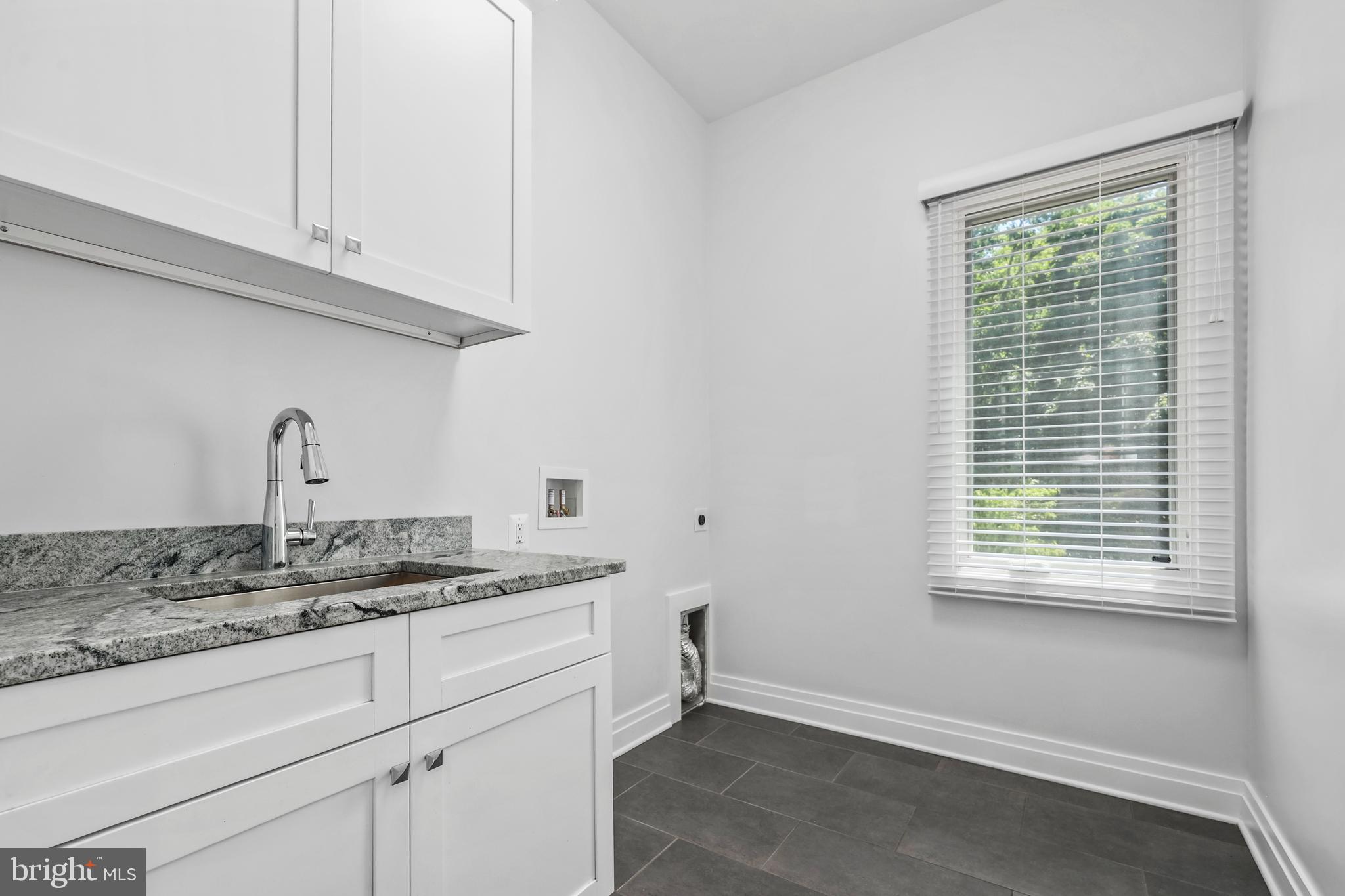 OAKCREST - Residential