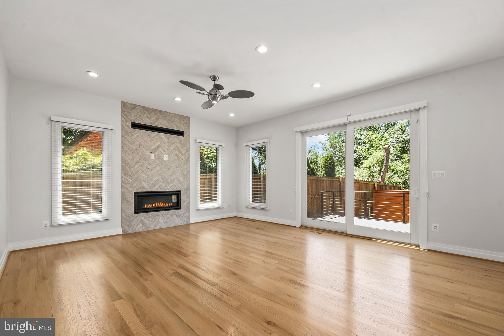 OAKCREST - Residential