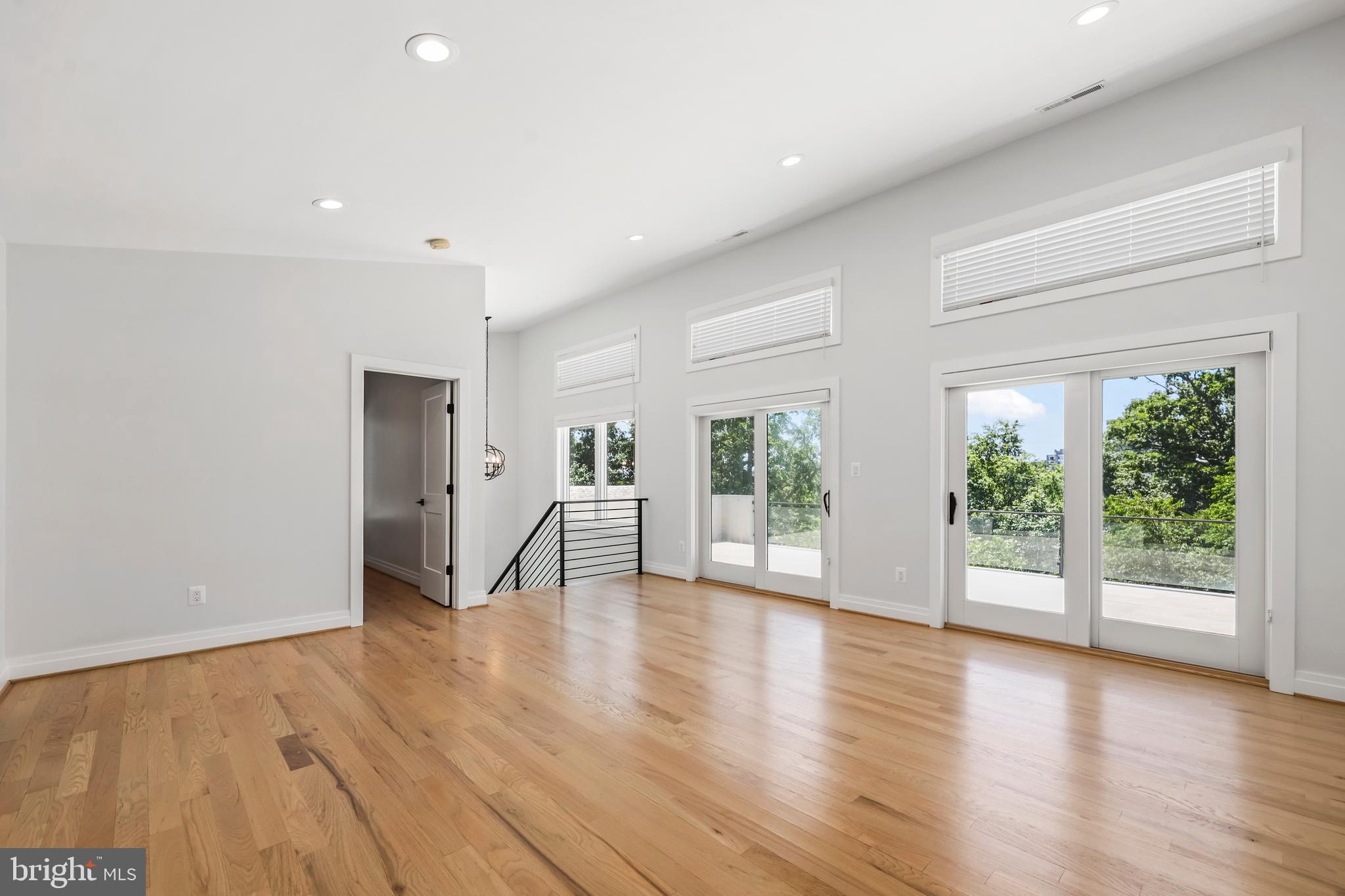OAKCREST - Residential