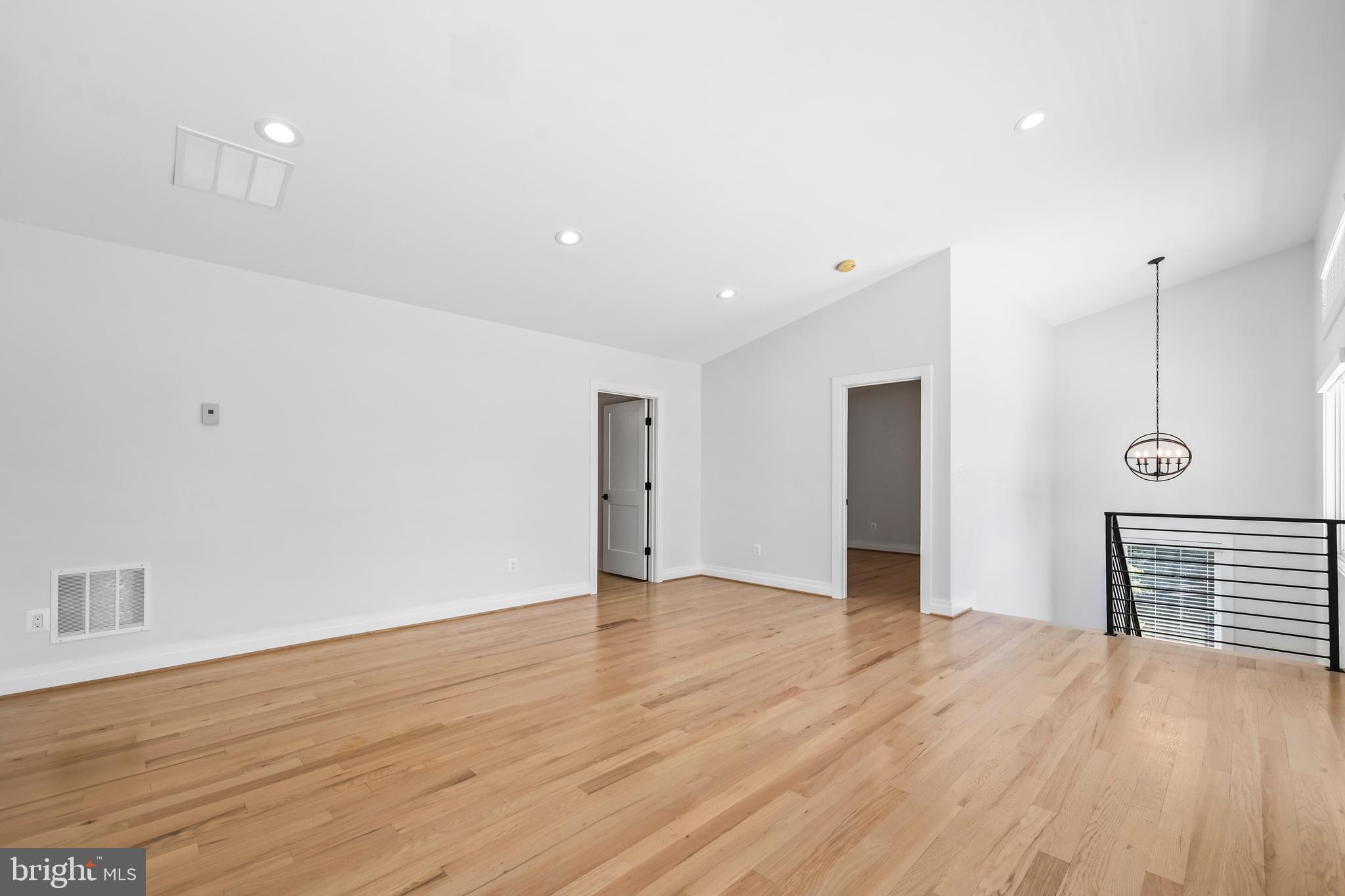 OAKCREST - Residential