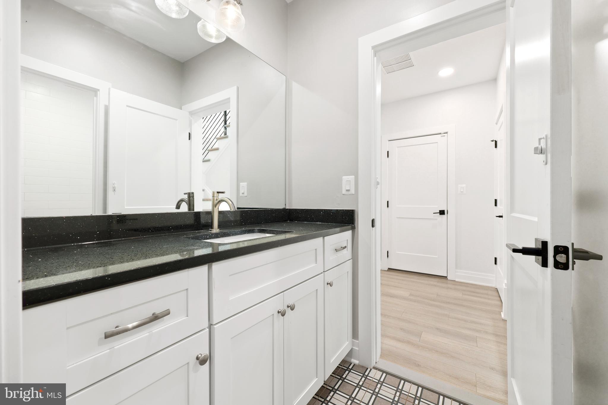 OAKCREST - Residential