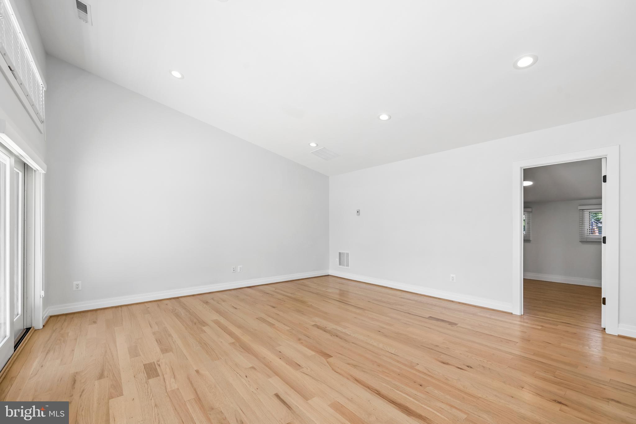 OAKCREST - Residential