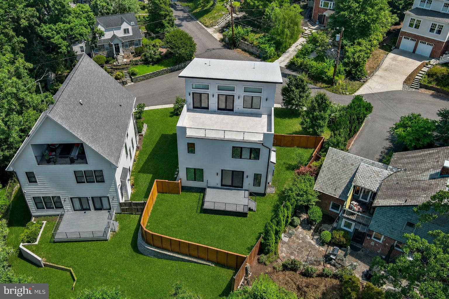 OAKCREST - Residential
