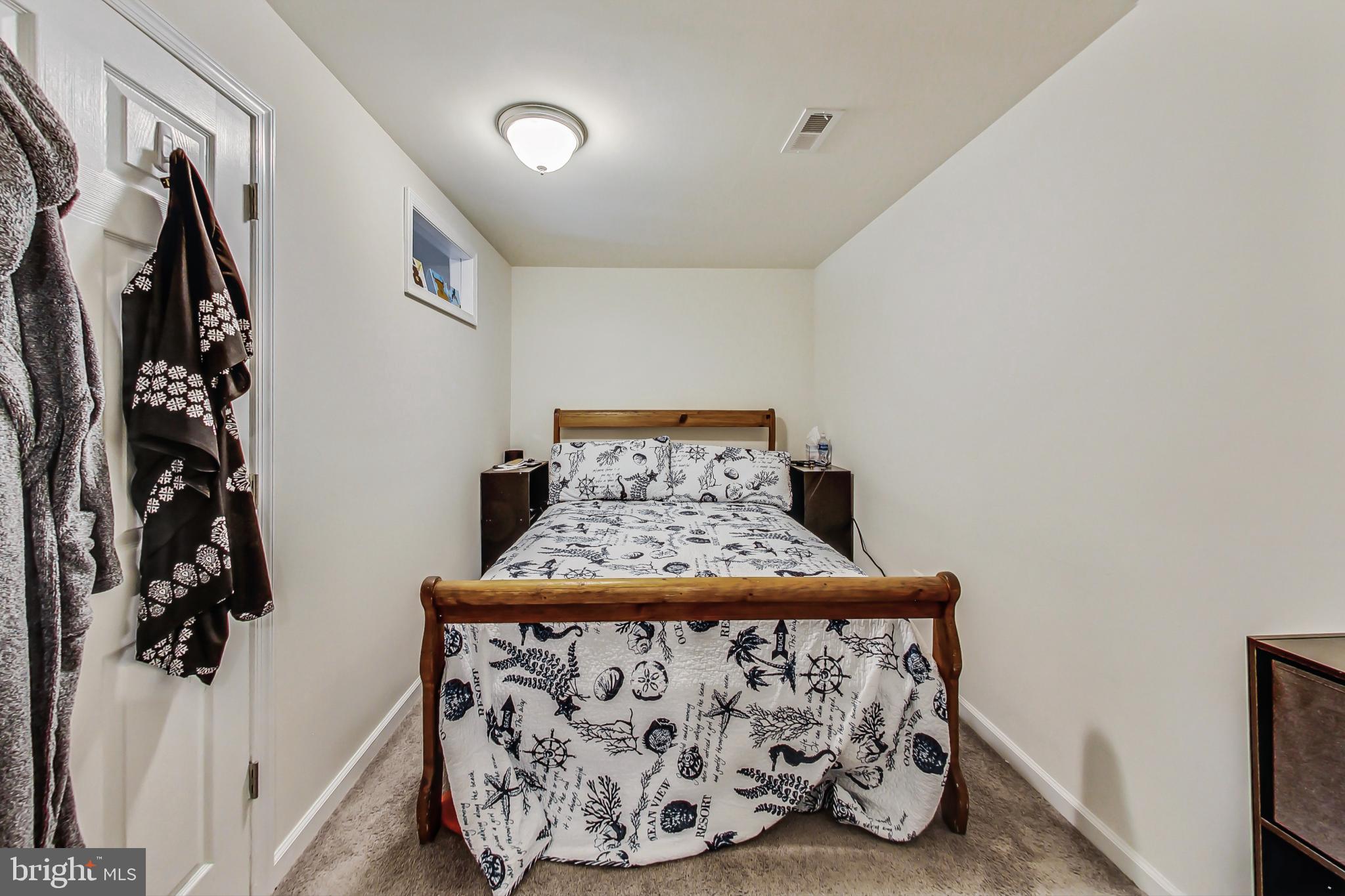 BROOKE POINT ESTATES - Residential Lease