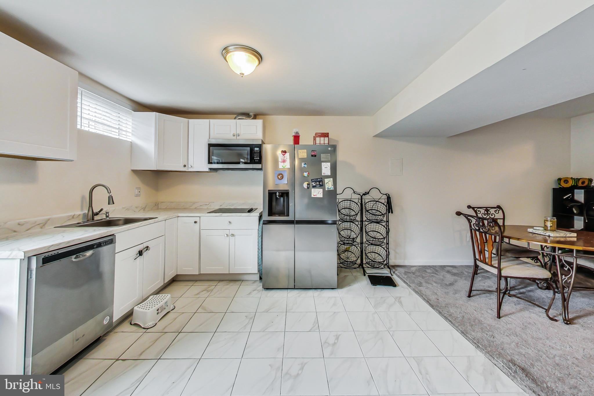 BROOKE POINT ESTATES - Residential Lease