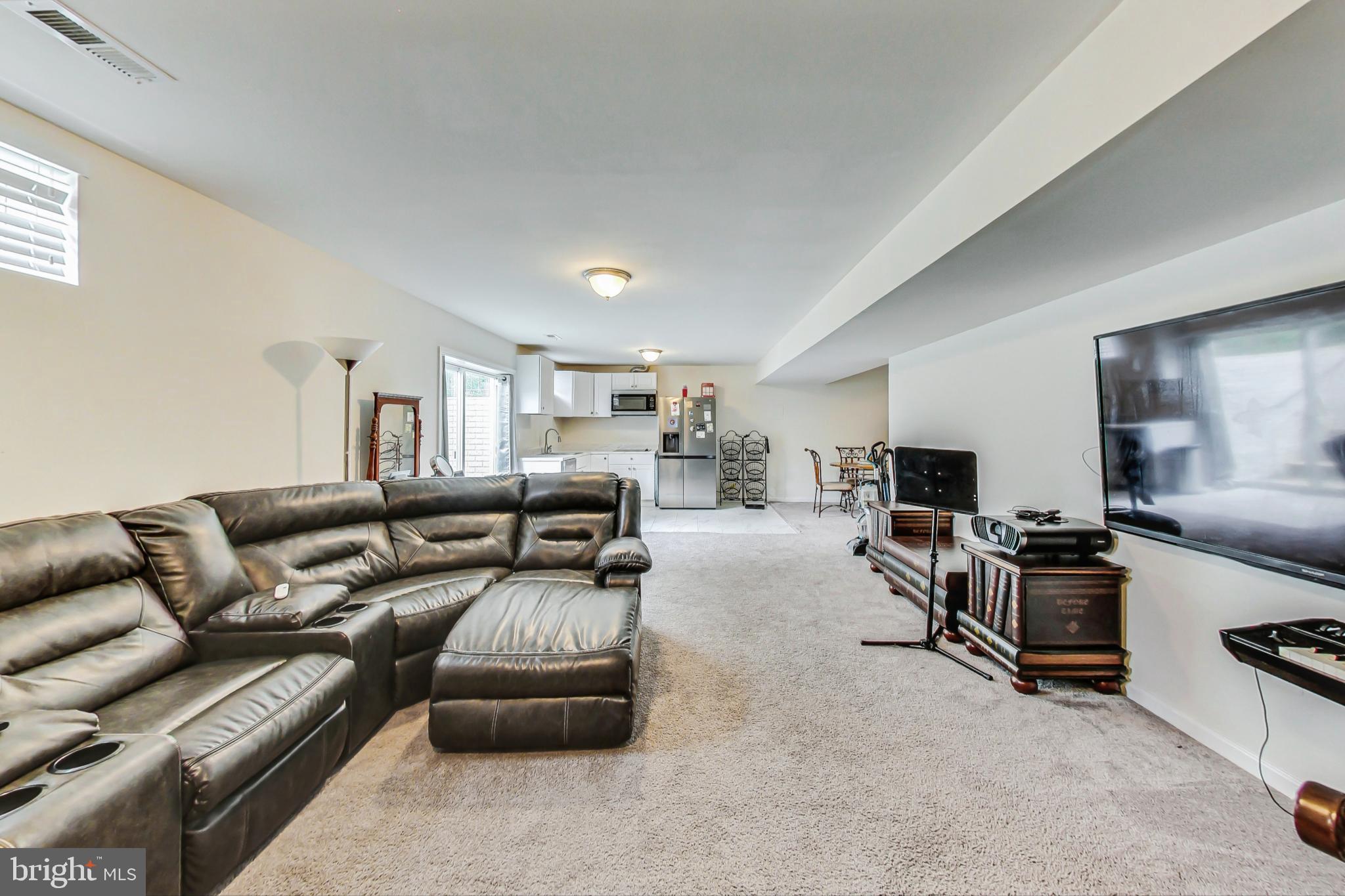 BROOKE POINT ESTATES - Residential Lease