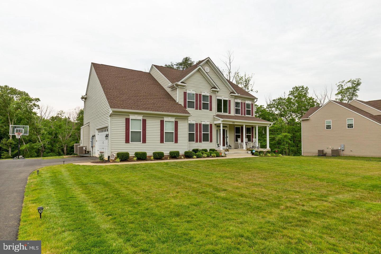 BROOKE POINT ESTATES - Residential Lease
