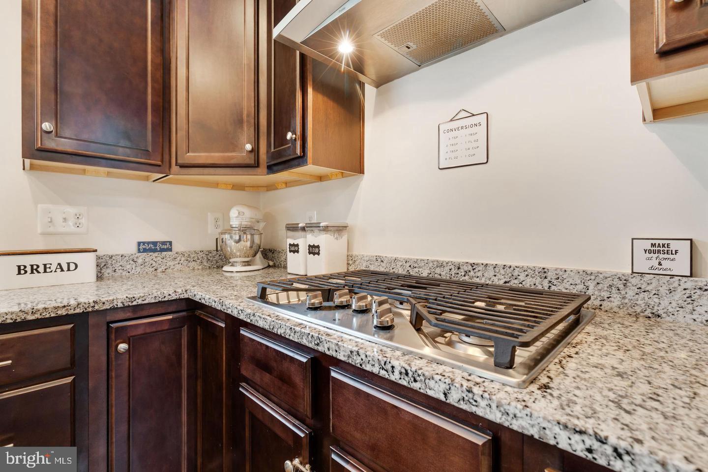 BROOKE POINT ESTATES - Residential Lease