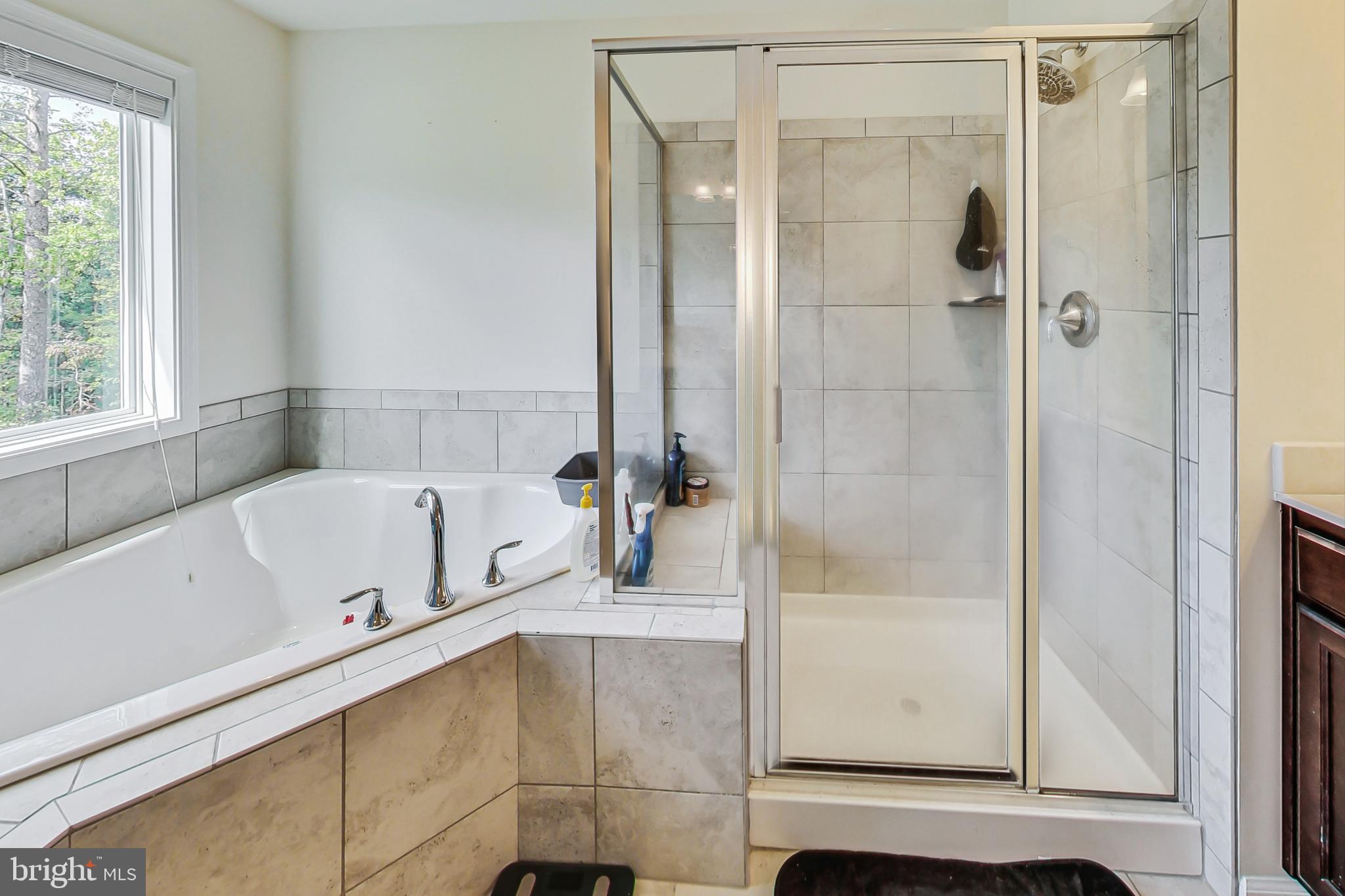 BROOKE POINT ESTATES - Residential Lease