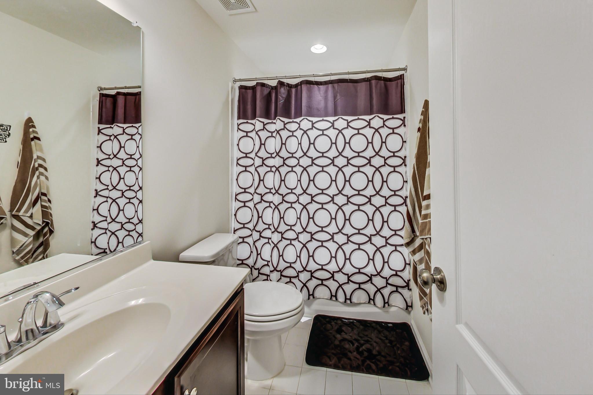 BROOKE POINT ESTATES - Residential Lease