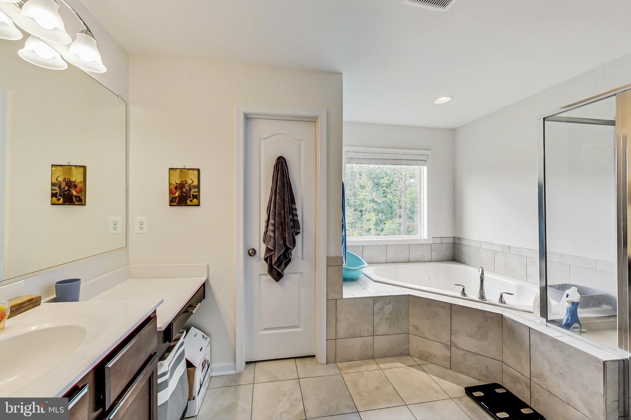 BROOKE POINT ESTATES - Residential Lease