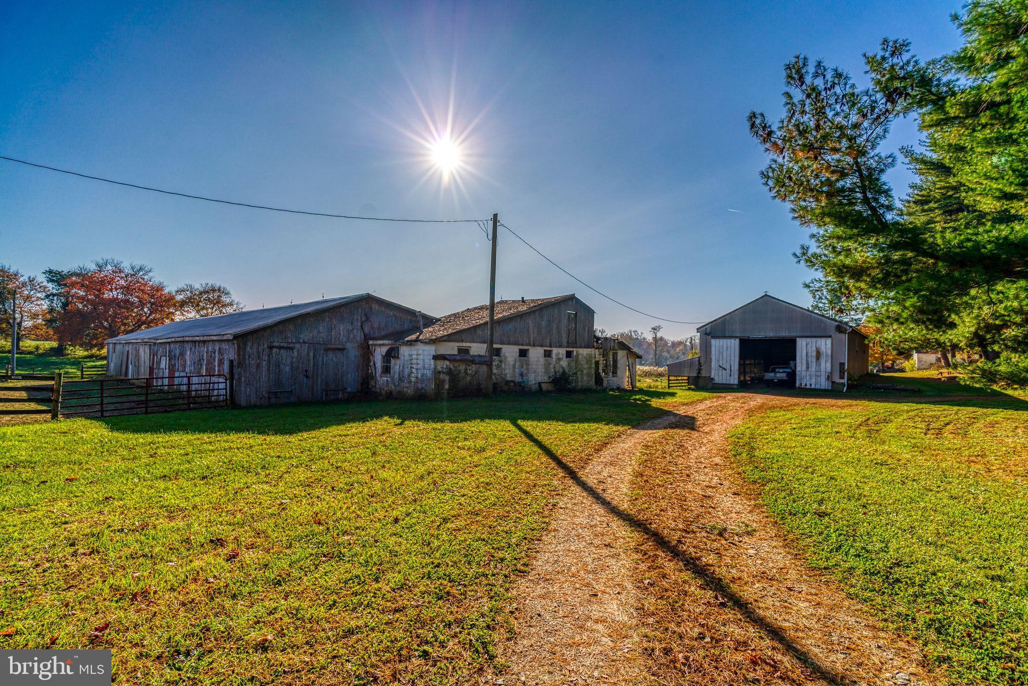 EARLEVILLE - Farm