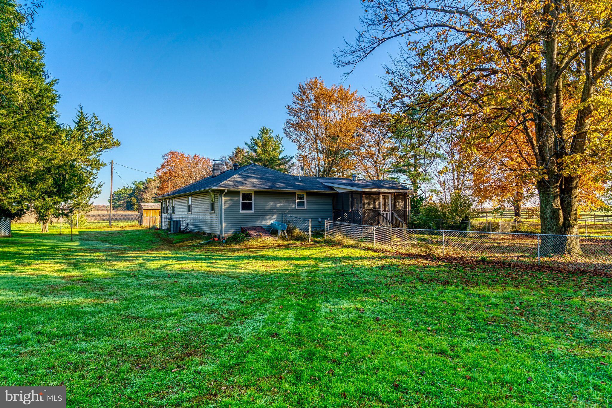 EARLEVILLE - Farm