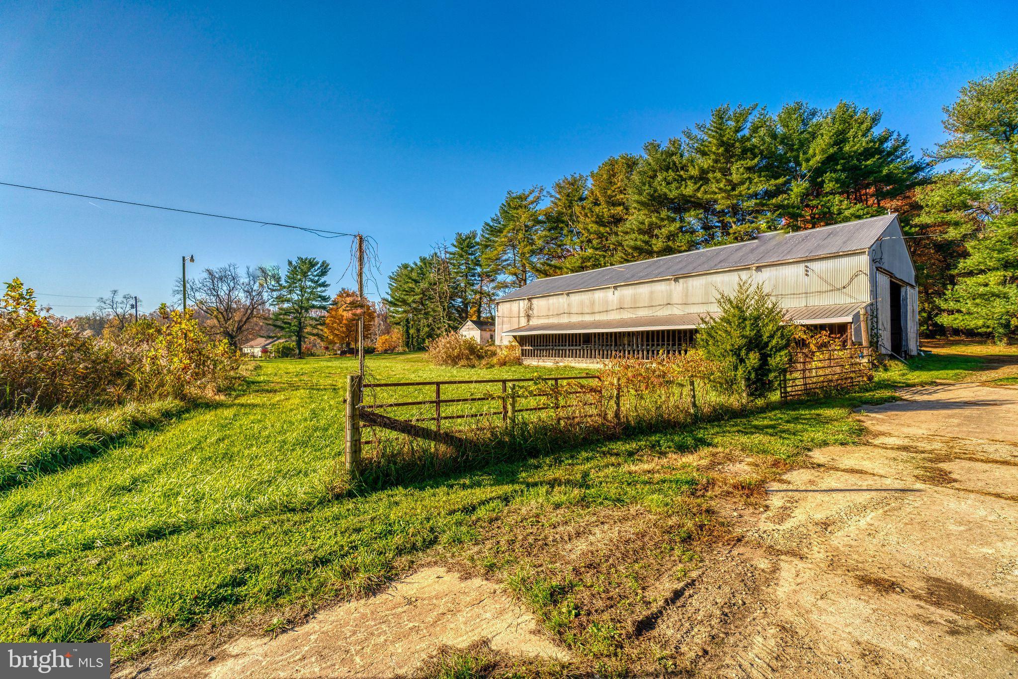 EARLEVILLE - Farm
