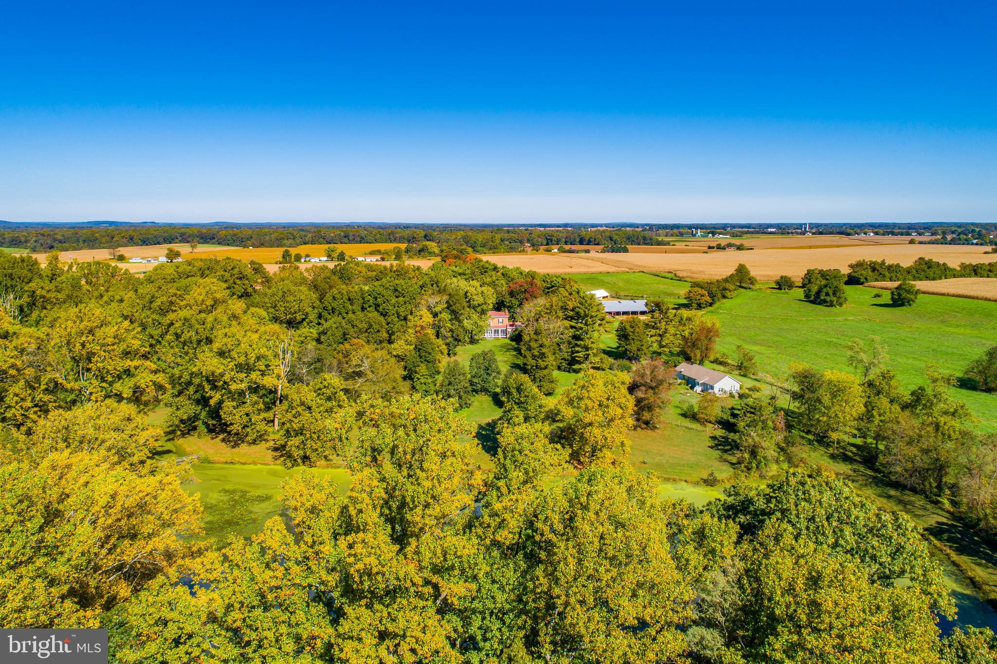 EARLEVILLE - Farm