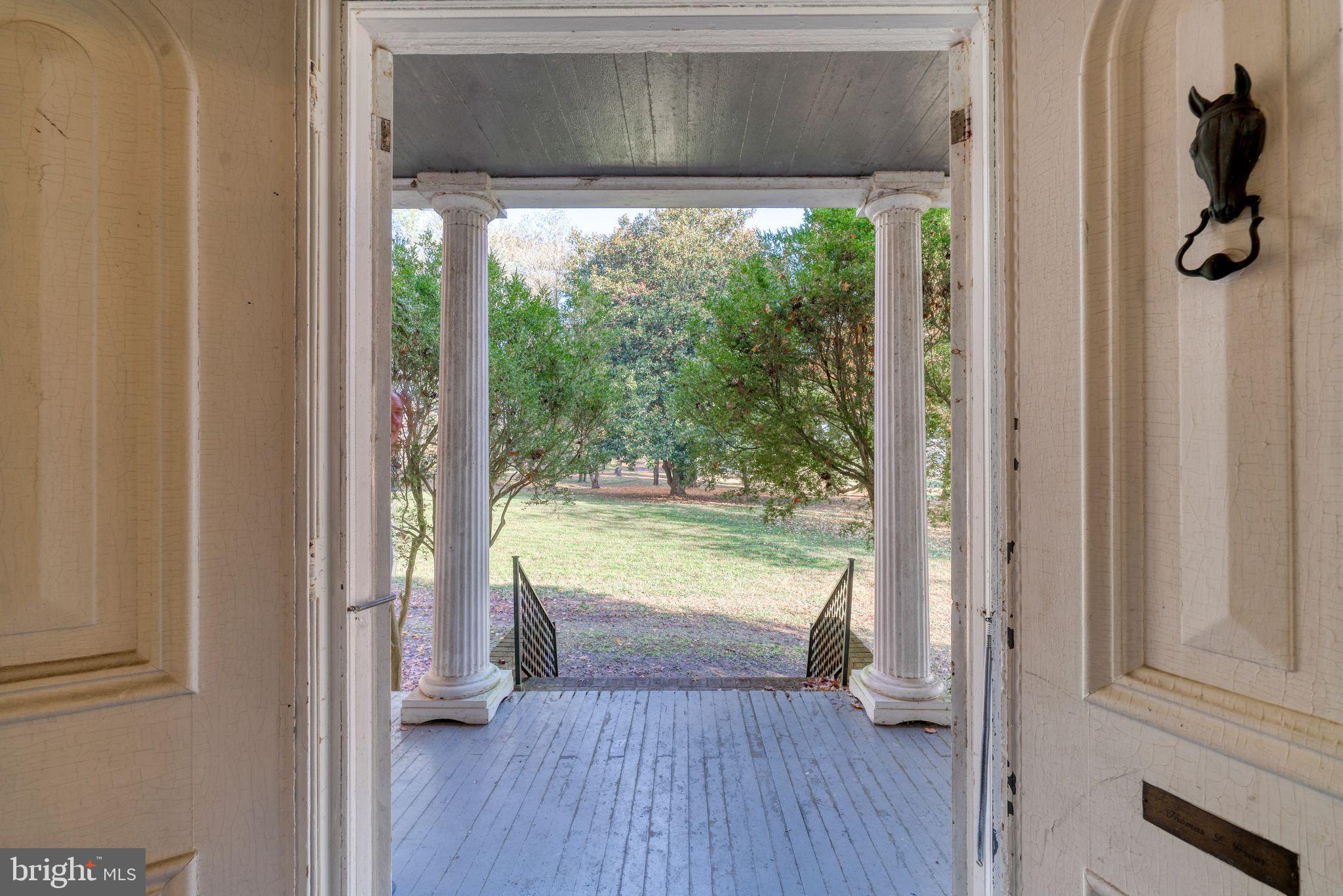 EARLEVILLE - Farm