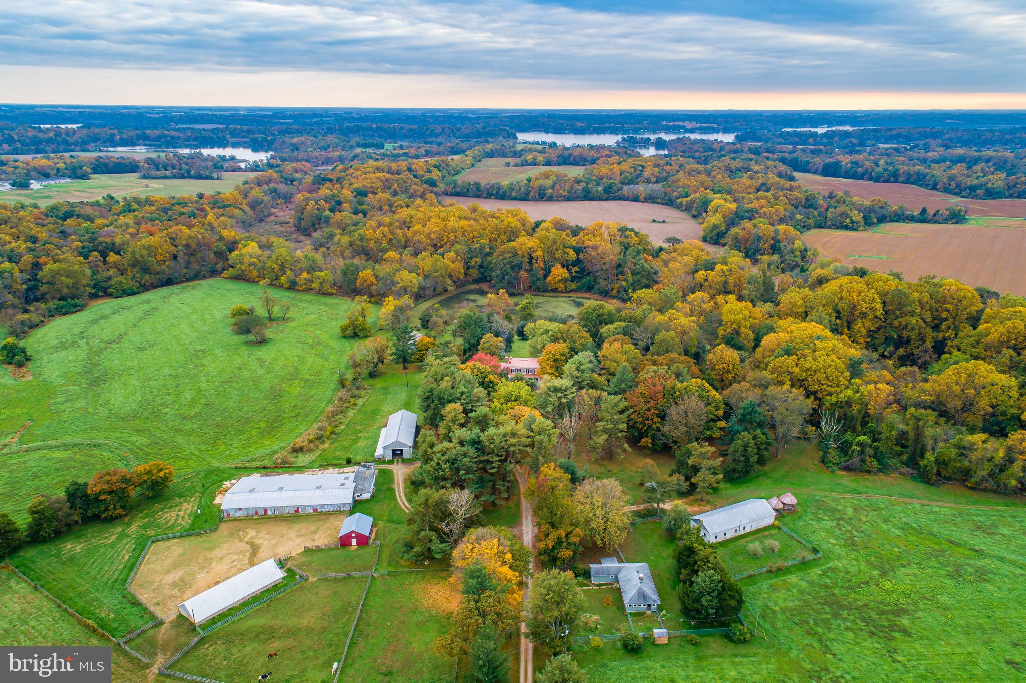 EARLEVILLE - Farm